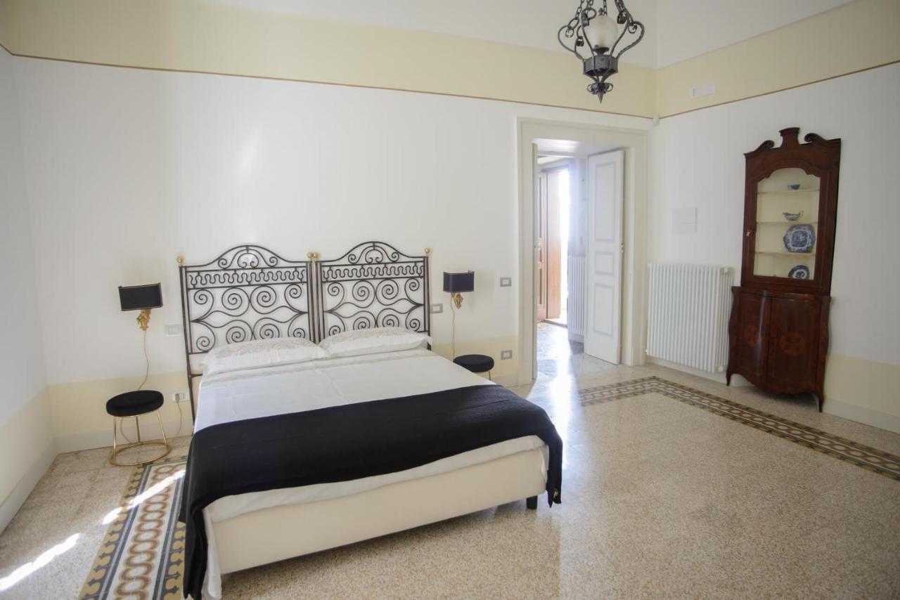 Bed and Breakfast Palazzo Introna Mola di Bari Zewnętrze zdjęcie